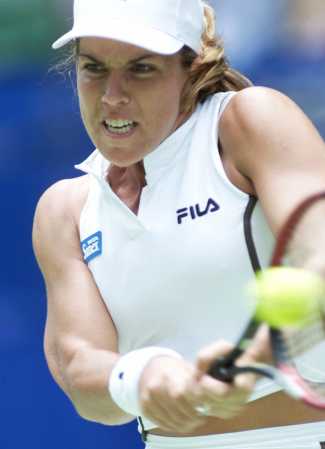 Australian Open 2001: 1R def. Nagyova 4-6 6-2 7-5