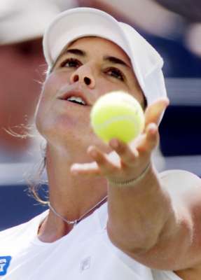 US Open 2000: 3R def. Adriana Gersi 6-2 6-3