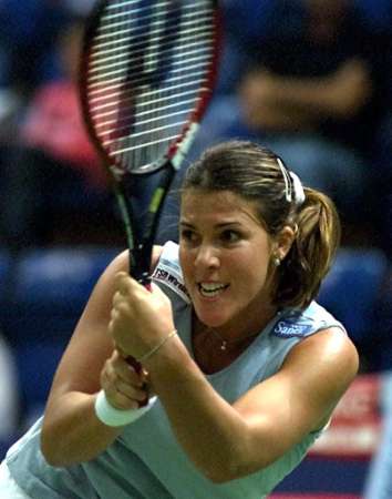 Zurich 2000: 2R def. Anne-Gaelle Sidot 6-3 6-1